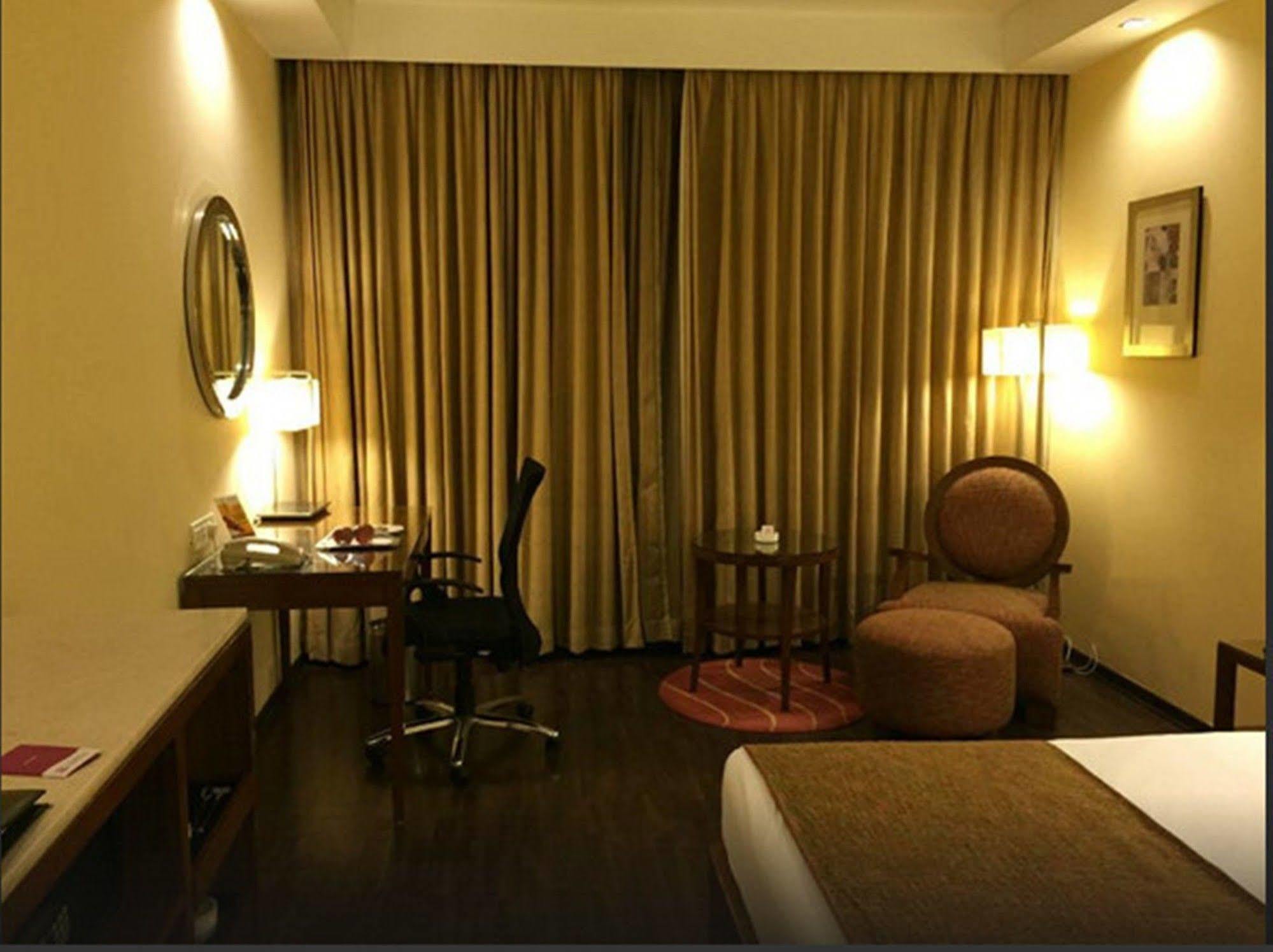 Royal Orchid Central Bangalore, Mg Road Ngoại thất bức ảnh