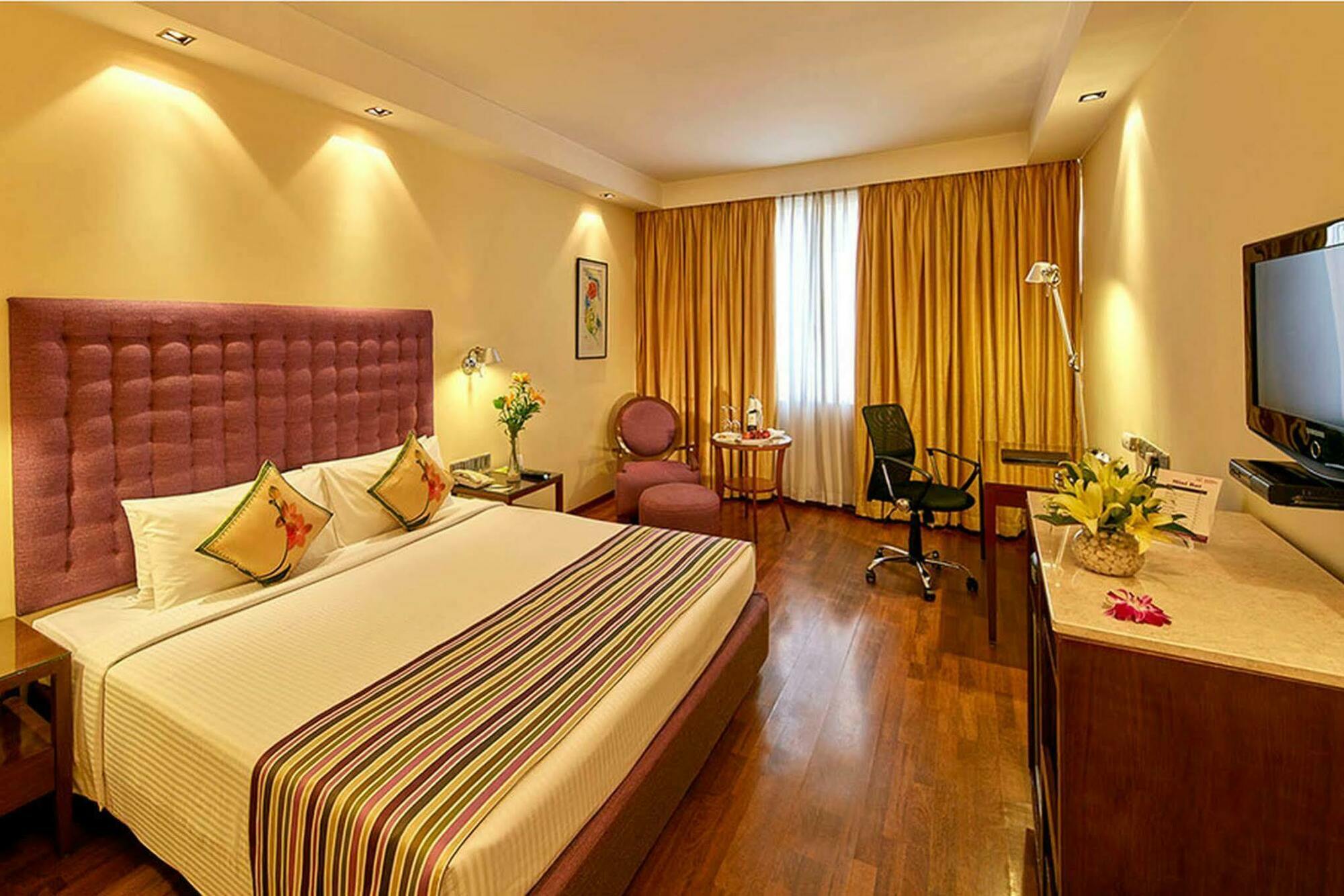 Royal Orchid Central Bangalore, Manipal Centre, Mg Road Ngoại thất bức ảnh